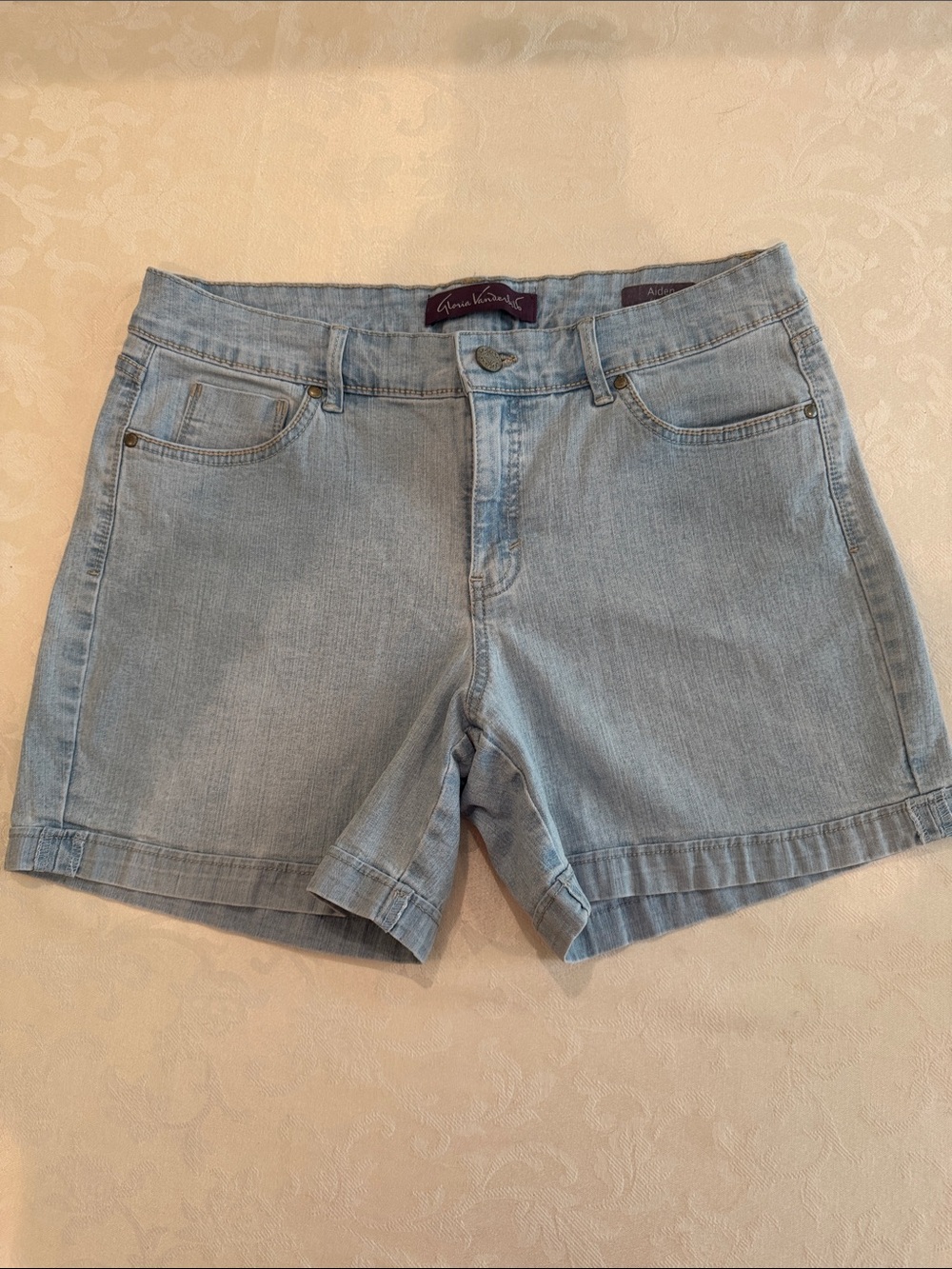 Gloria Vanderbilt Light Wash Denim Roll-Hem Shorts